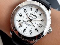 名士手表滴答聲異常。