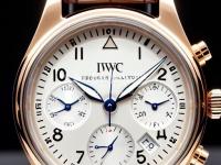 艾米龍手表指針顏色褪色。