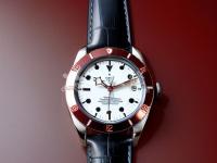 朗格手表指針顏色褪色。