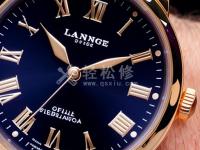 愛(ài)彼手表表帶斷裂或磨損。