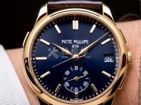 芝柏手表顯示屏偏色。