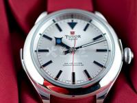 格拉蘇蒂手表秒針回位功能失效。