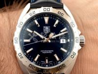 康斯登手表指針顏色褪色。