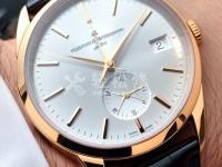 歐米茄手表顯示屏偏色。